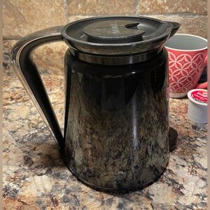 Keurig 2.0 Thermal Carafe - Black with Silver Handle Used couple times